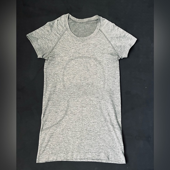 Lululemon Swiftly Tech - Picture 1 of 2